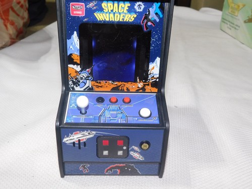 Arcade space invaders micro - space,